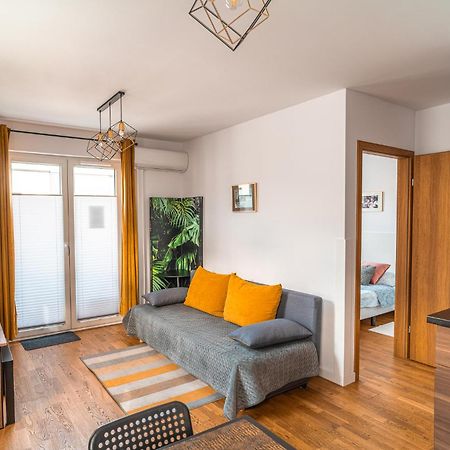 Apartament Chmielna Loft Lägenhet Krasków Exteriör bild